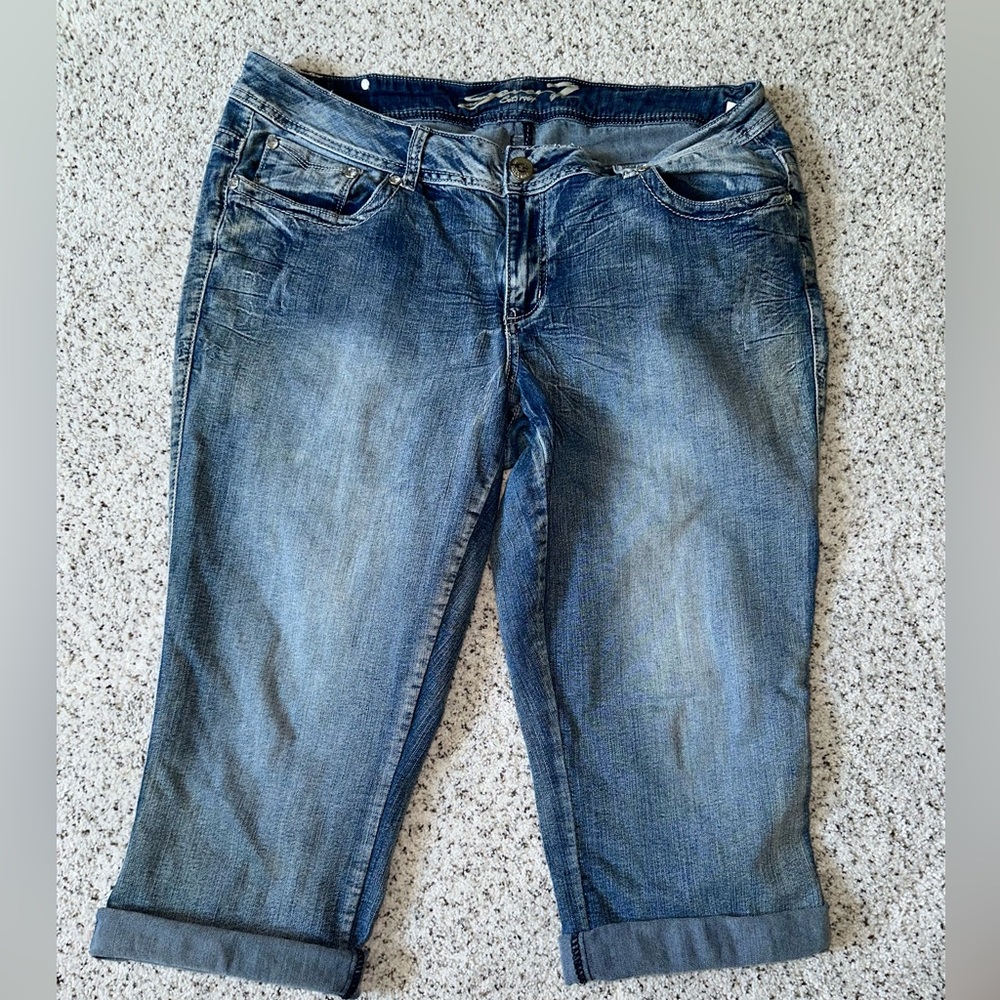 7 Jeans capris